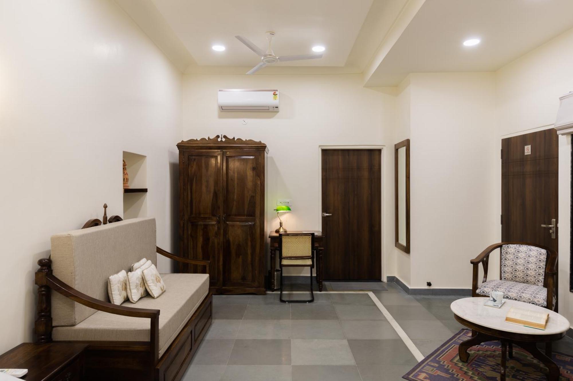 Heart Of The City Homestay By Rashmi Jaipur Bagian luar foto