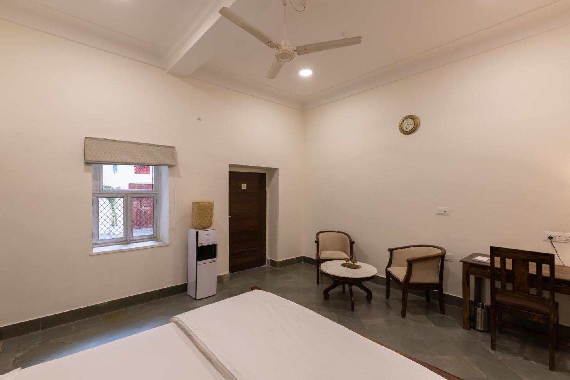 Heart Of The City Homestay By Rashmi Jaipur Bagian luar foto