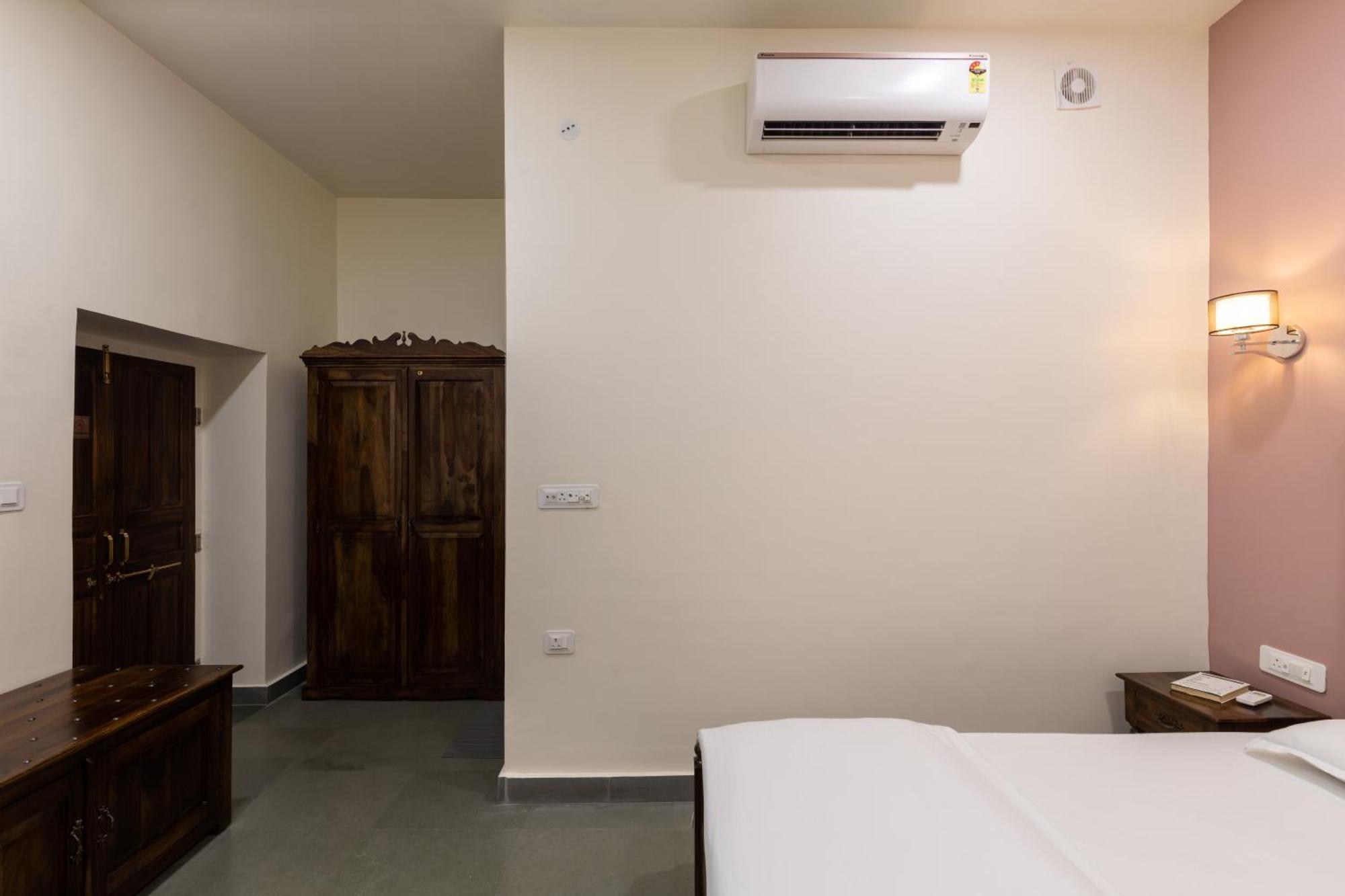 Heart Of The City Homestay By Rashmi Jaipur Bagian luar foto